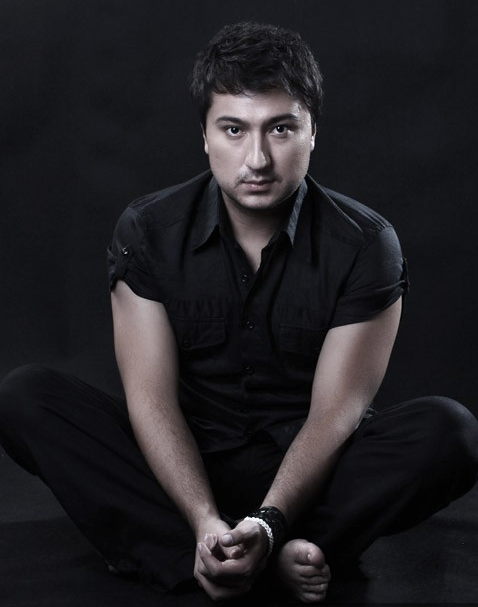 Ulugbek Ismailov - Mayin Ko`zlaring (Official HD Clip 2013)